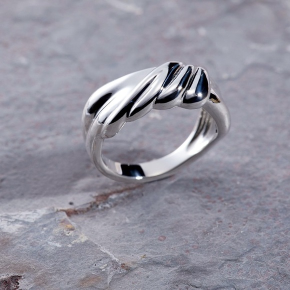 Retired Silpada Plot Twist Ring Size 5 - Picture 5 of 6